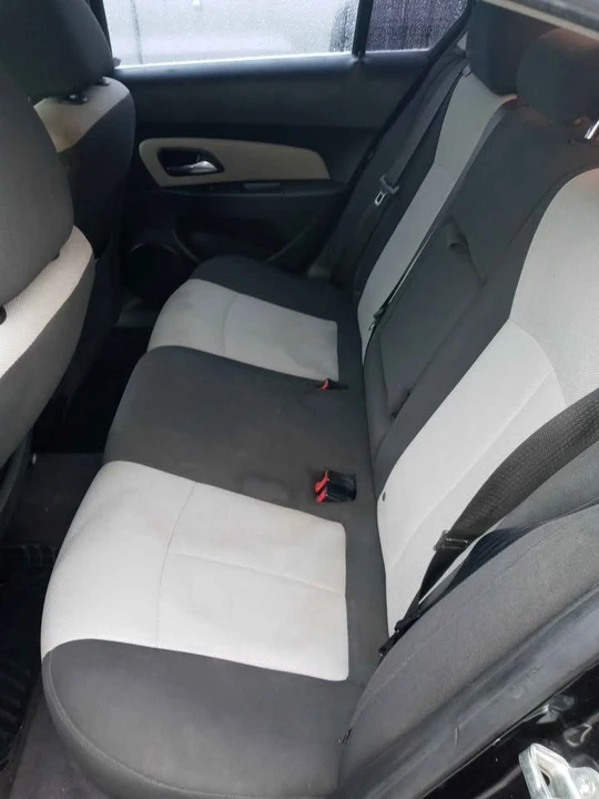 2011 Chevrolet Cruze - Image 2 of 6