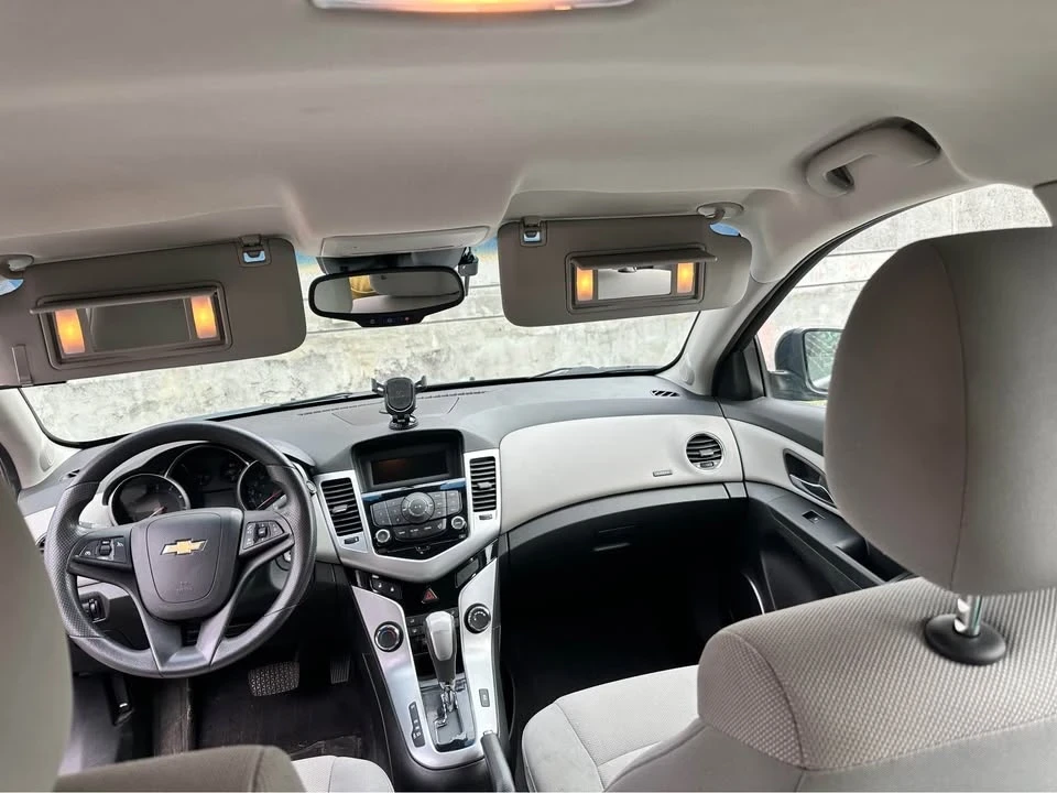 2011 Chevrolet Cruze - Image 16 of 19