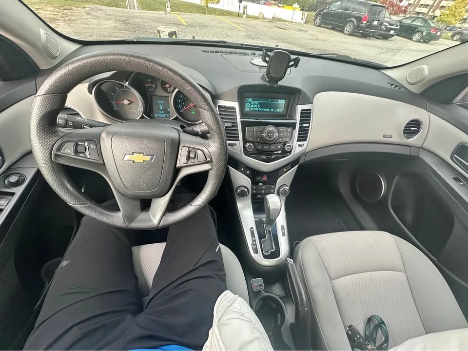 2011 Chevrolet Cruze - Image 10 of 19