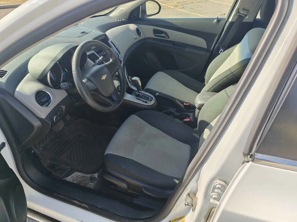 2011 Chevrolet Cruze - Image 6 of 7