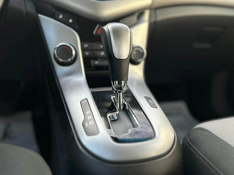 2011 Chevrolet Cruze - Image 7 of 15
