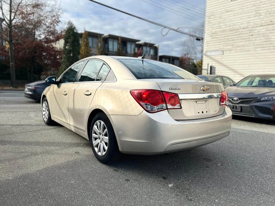 2011 Chevrolet Cruze - Image 14 of 15
