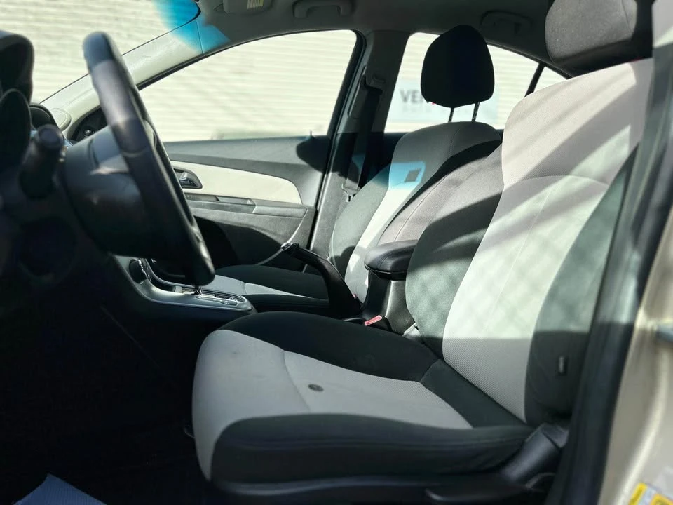 2011 Chevrolet Cruze - Image 10 of 15