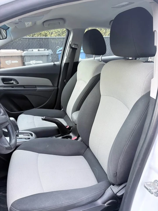 2011 Chevrolet Cruze - Image 9 of 12