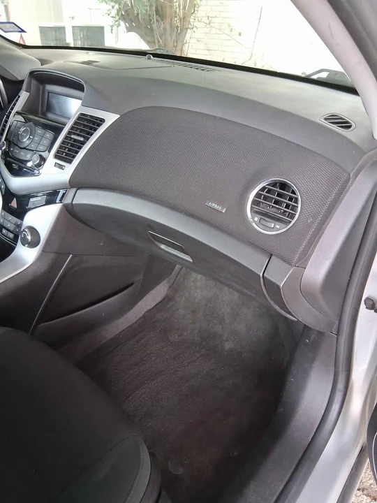 2011 Chevrolet Cruze - Image 2 of 8