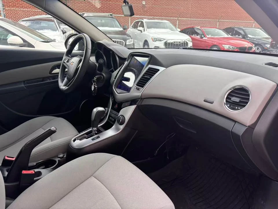 2011 Chevrolet Cruze - Image 10 of 12