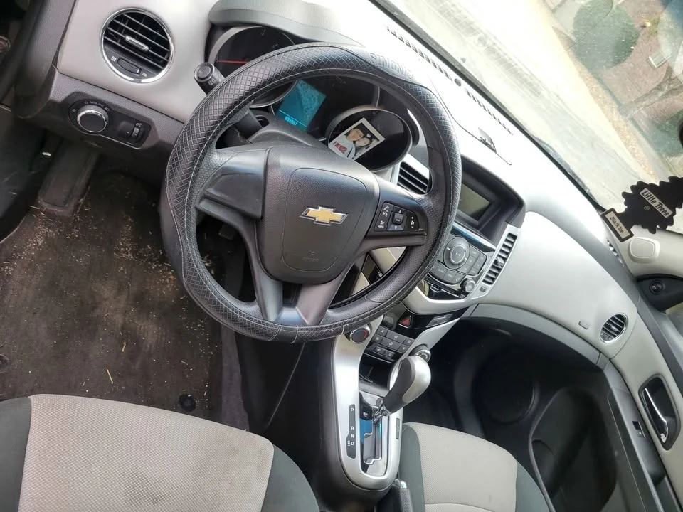 2011 Chevrolet Cruze - Image 4 of 4