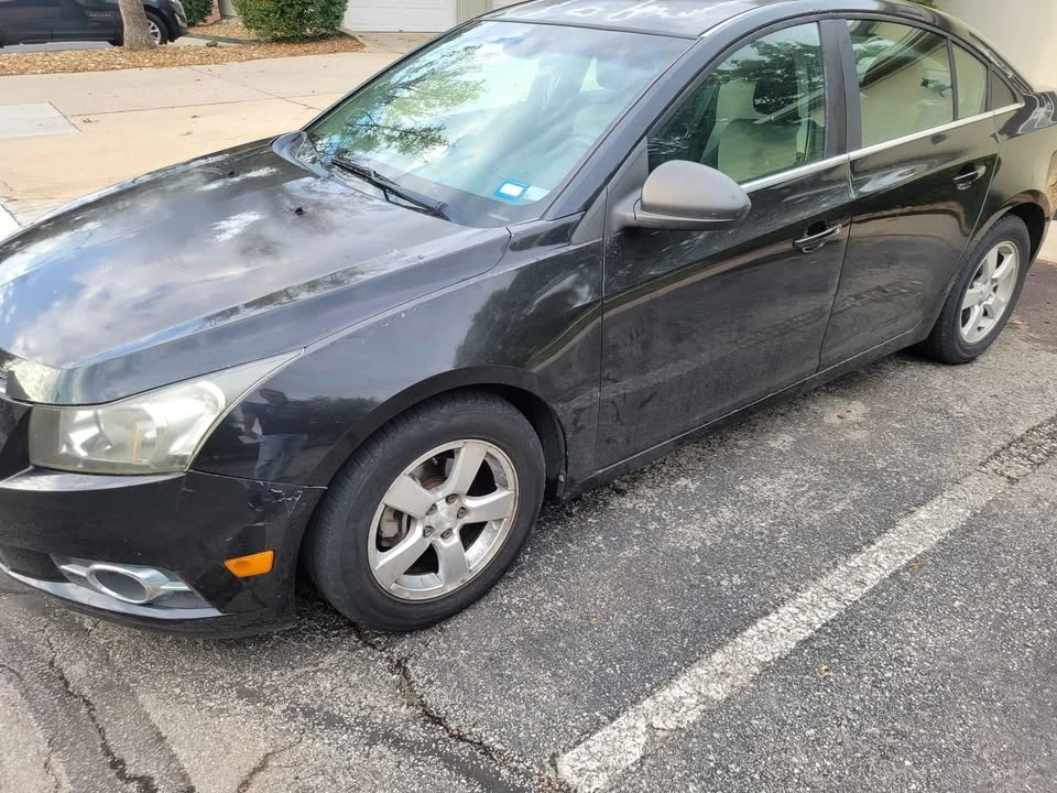 2011 Chevrolet Cruze - Image 3 of 4