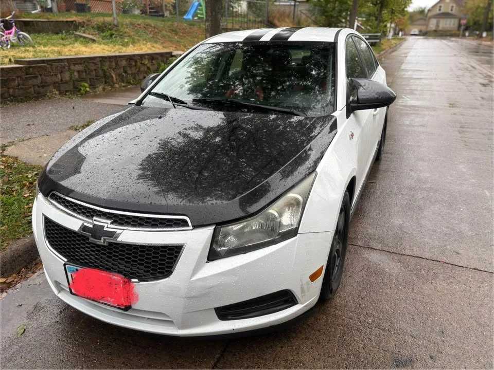 2011 Chevrolet Cruze - Image 2 of 9
