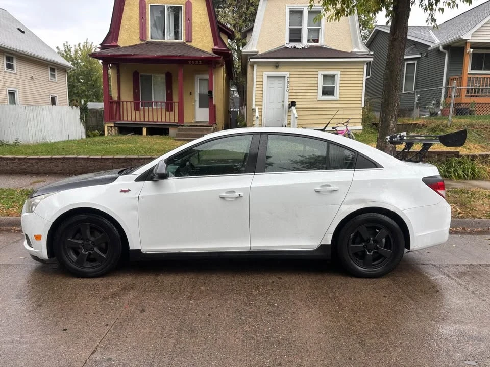2011 Chevrolet Cruze - Image 4 of 9