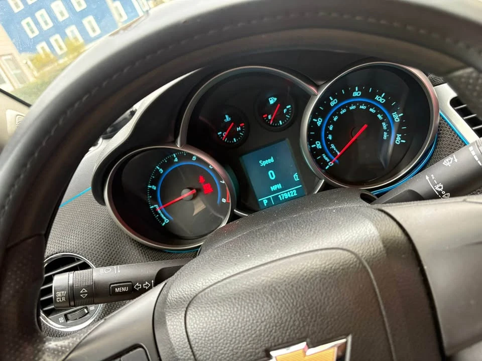 2011 Chevrolet Cruze - Image 8 of 17