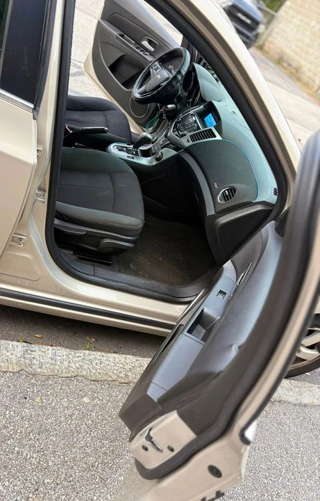 2011 Chevrolet Cruze - Image 5 of 17