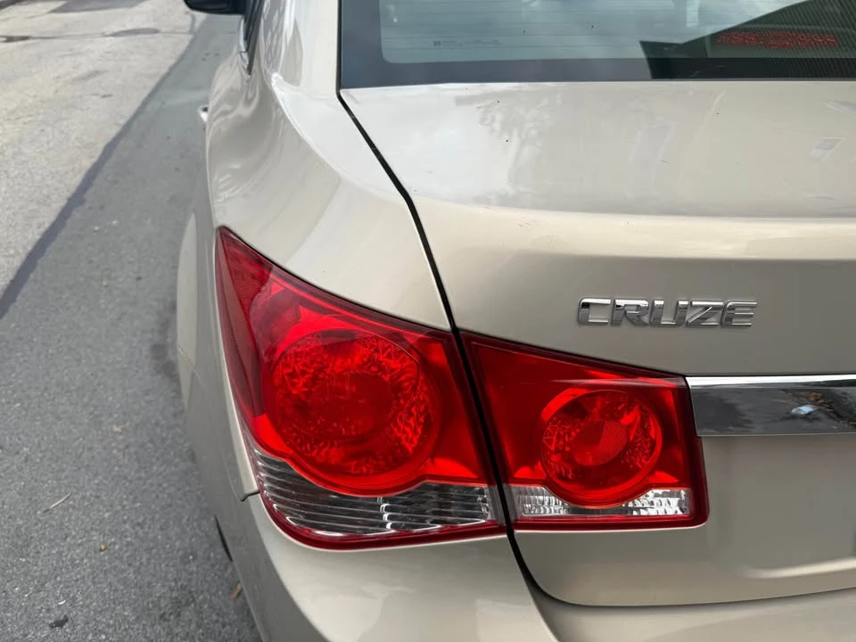 2011 Chevrolet Cruze - Image 3 of 17