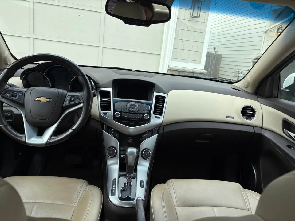 2011 Chevrolet Cruze - Image 9 of 18