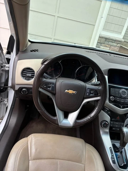 2011 Chevrolet Cruze - Image 15 of 18