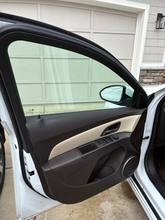 2011 Chevrolet Cruze - Image 17 of 18