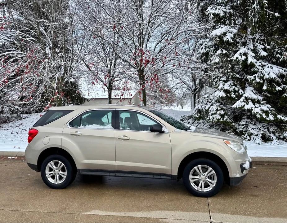 2011 Chevrolet Equinox - Image 4 of 15