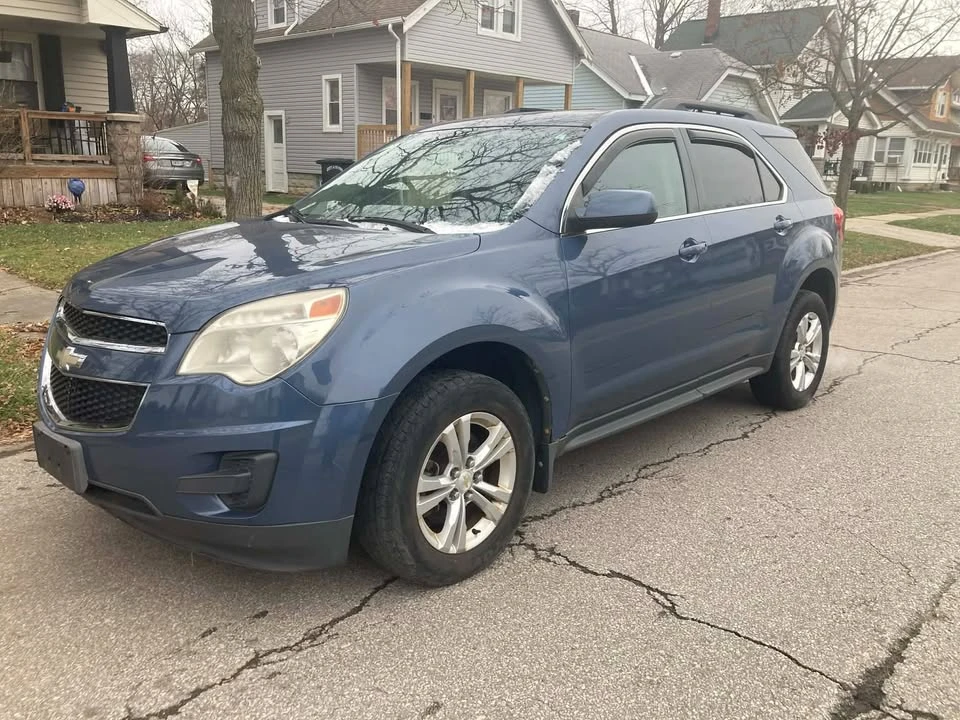 2011 Chevrolet Equinox - Image 2 of 9