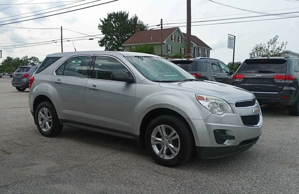 2011 Chevrolet Equinox - Image 2 of 8
