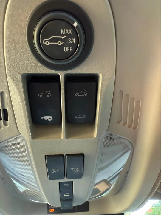 2011 Chevrolet Equinox - Image 18 of 19