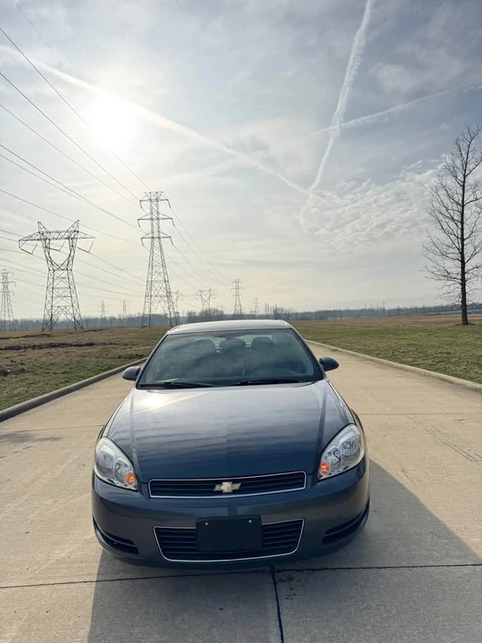 2011 Chevrolet Impala 9th Gen - Image 2 of 10