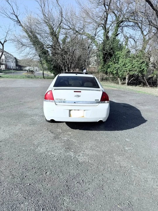 2011 Chevrolet Impala 9th Gen - Image 9 of 20