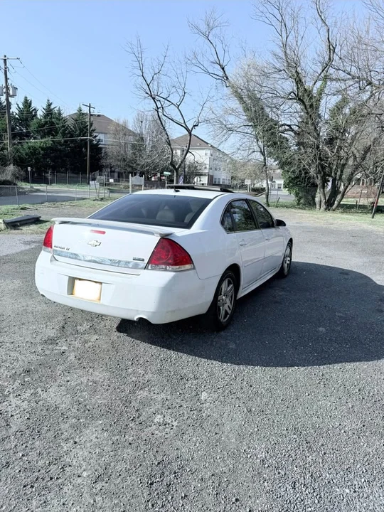 2011 Chevrolet Impala 9th Gen - Image 10 of 20
