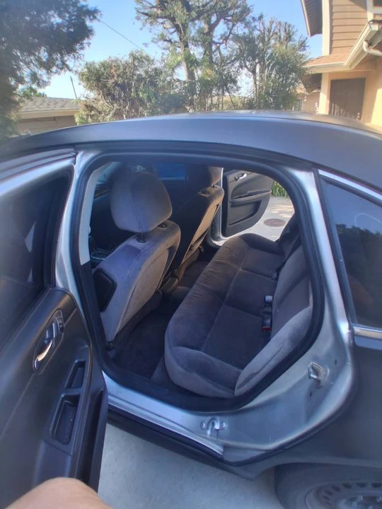 2011 Chevrolet Impala - Image 3 of 10