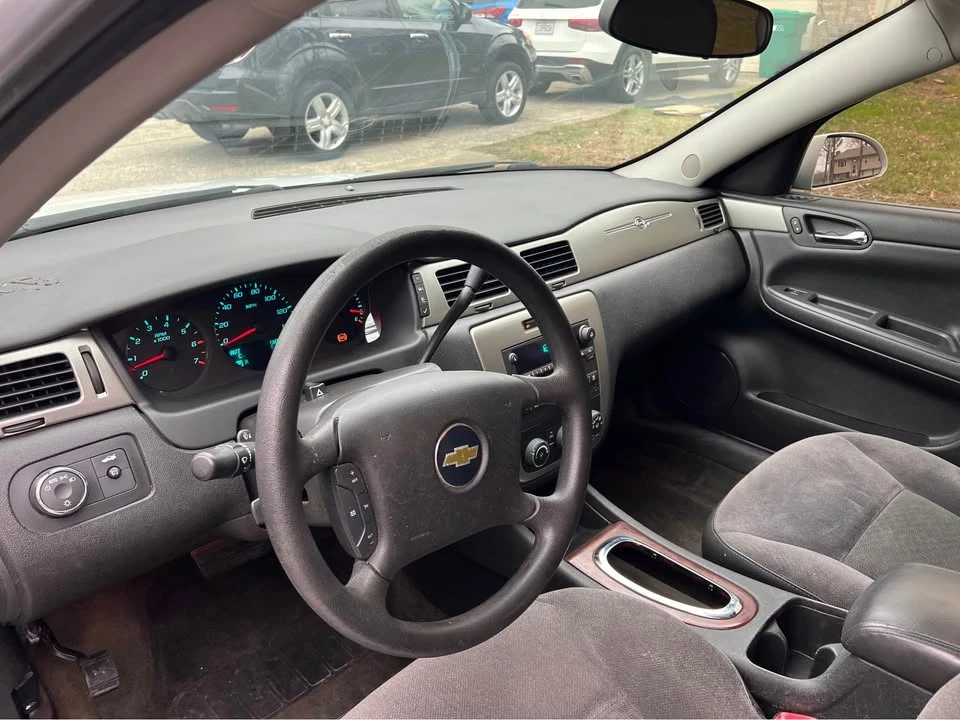 2011 Chevrolet Impala 9th Gen - Image 9 of 17
