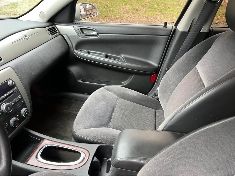 2011 Chevrolet Impala 9th Gen - Image 12 of 17