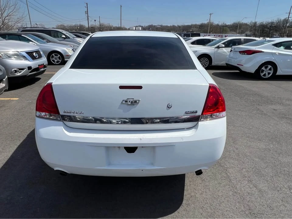 2011 Chevrolet Impala 9th Gen - Image 8 of 17