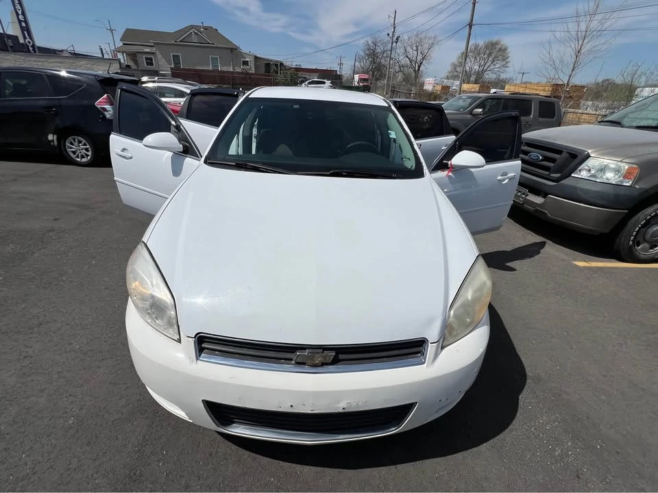 2011 Chevrolet Impala 9th Gen - Image 2 of 17