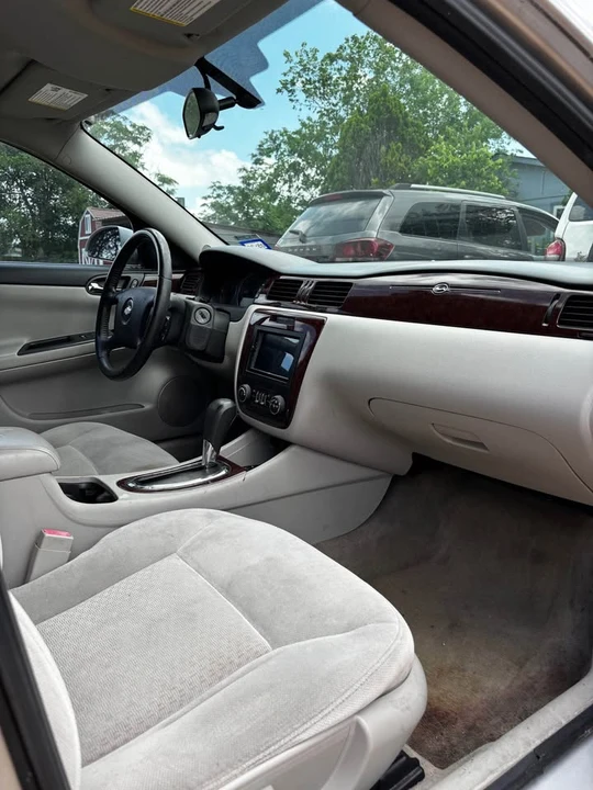 2011 Chevrolet Impala 9th Gen - Image 9 of 10