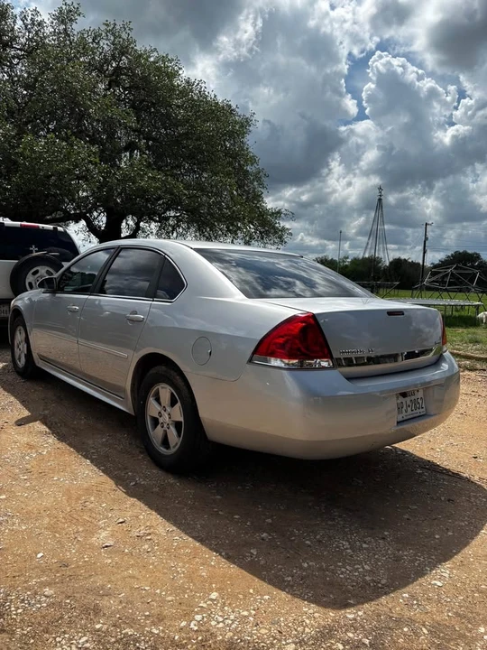 2011 Chevrolet Impala 9th Gen - Image 3 of 10