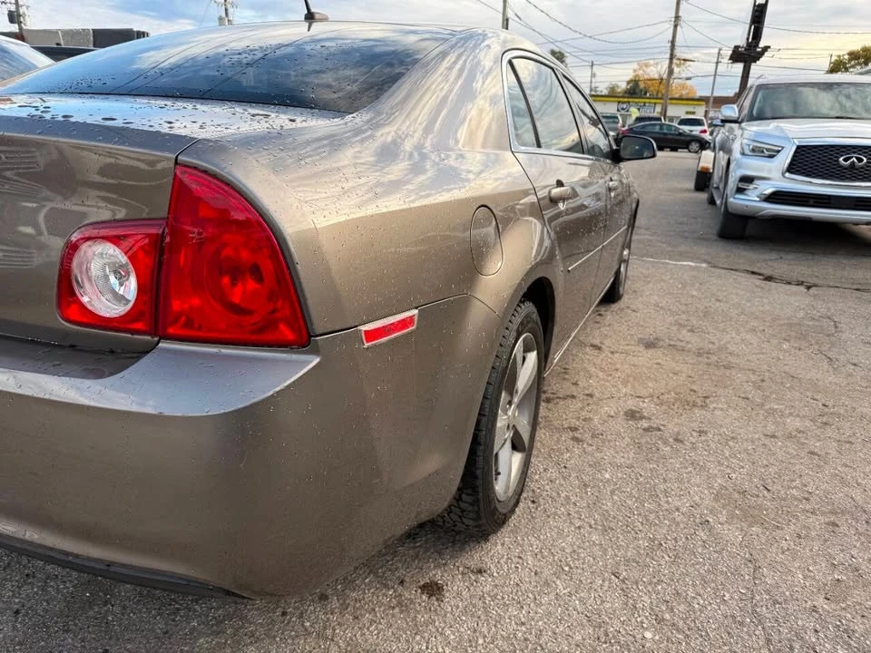 2011 Chevrolet Malibu - Image 9 of 20