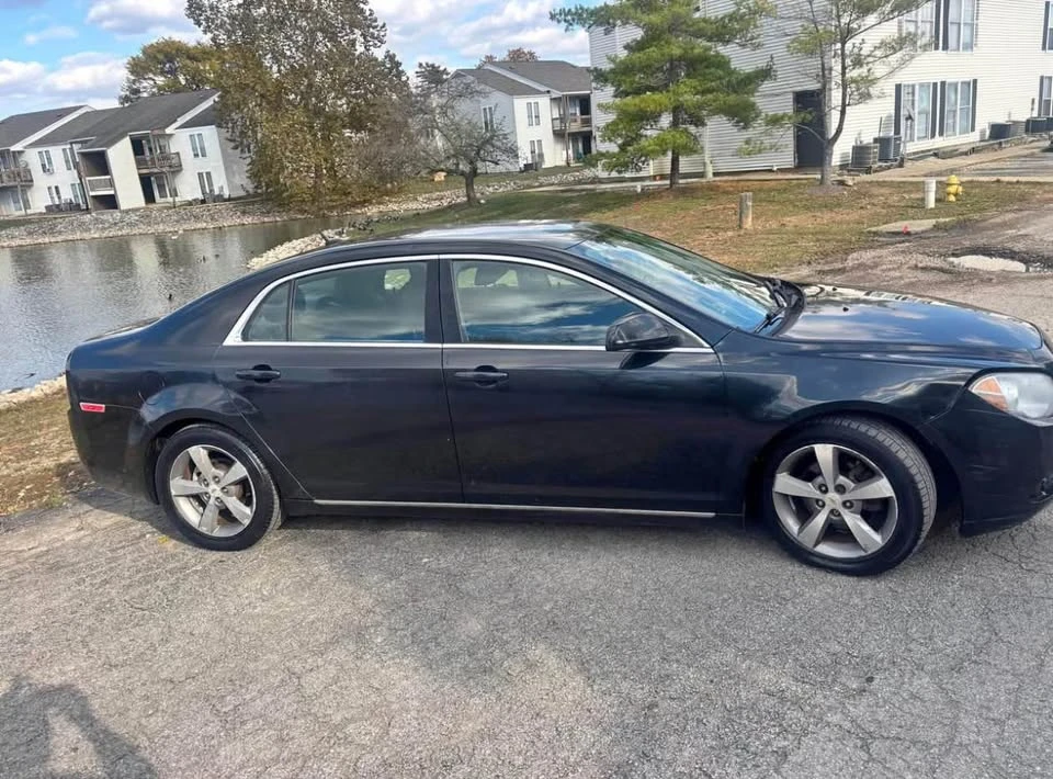 2011 Chevrolet Malibu - Image 4 of 4
