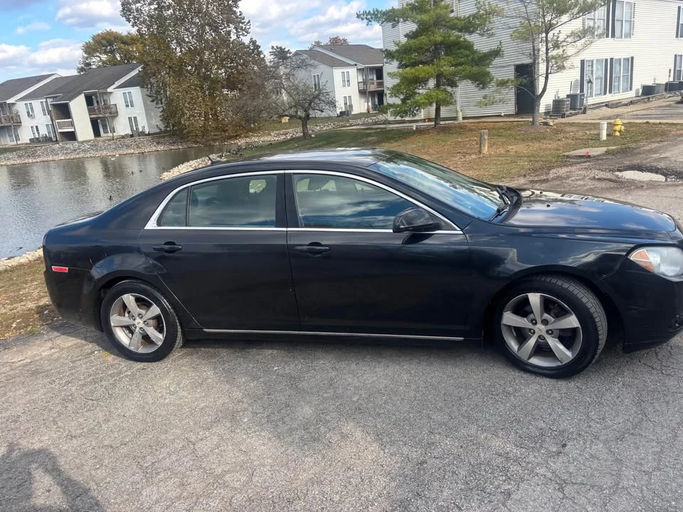 2011 Chevrolet Malibu - Image 2 of 6