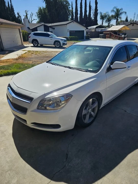 2011 Chevrolet Malibu - Image 2 of 7
