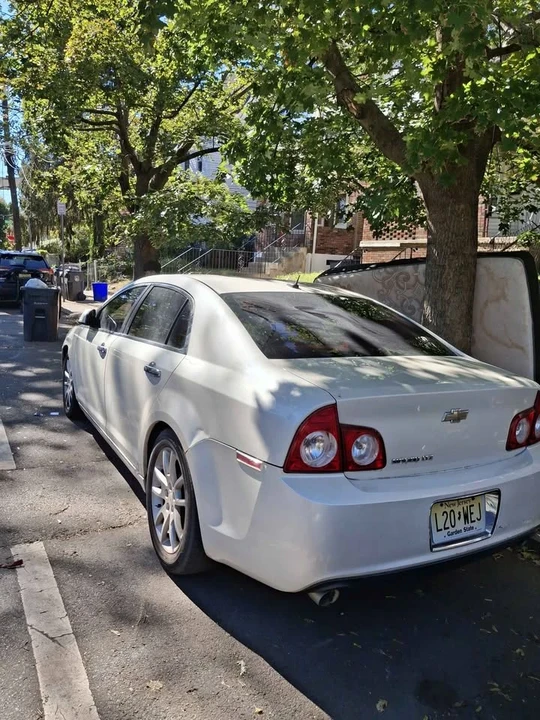 2011 Chevrolet Malibu - Image 2 of 8