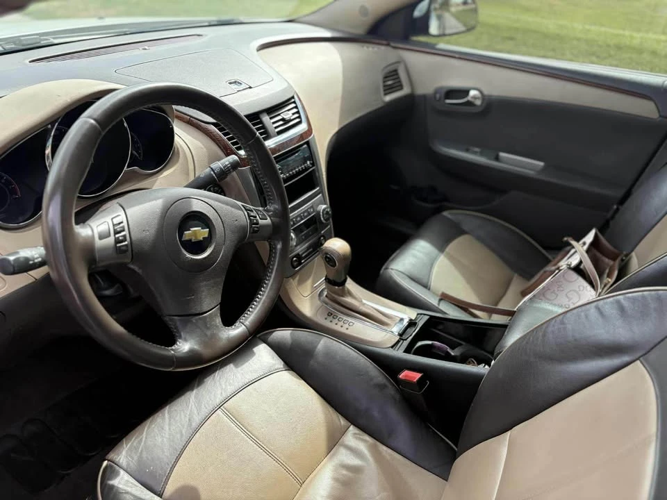 2011 Chevrolet Malibu - Image 10 of 11