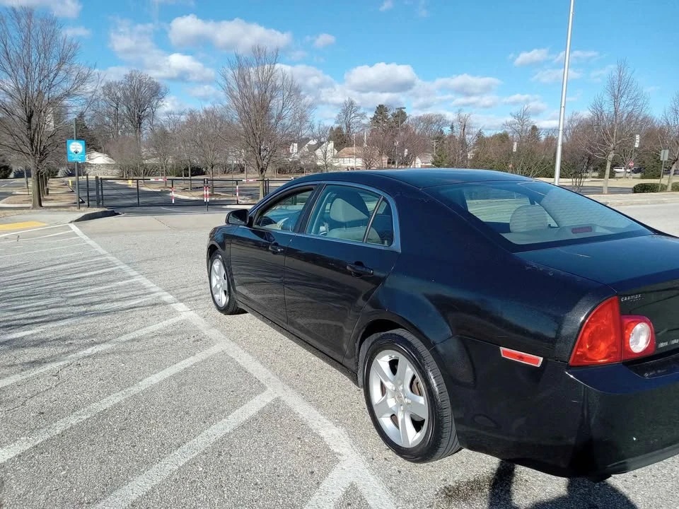 2011 Chevrolet Malibu - Image 3 of 20
