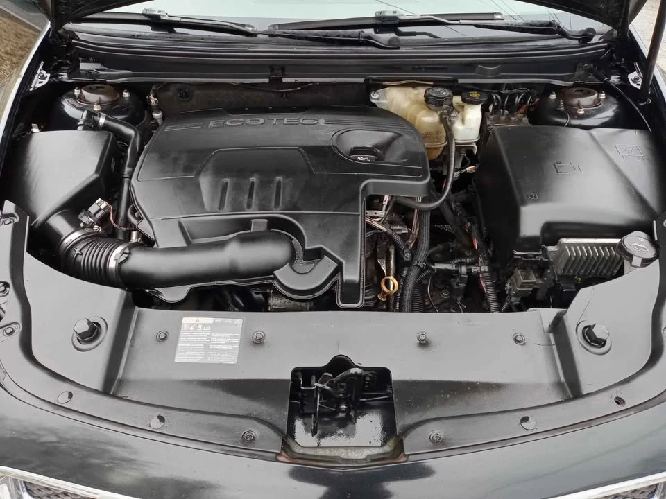 2011 Chevrolet Malibu - Image 8 of 20