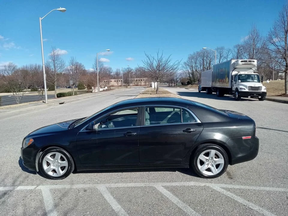 2011 Chevrolet Malibu - Image 2 of 20