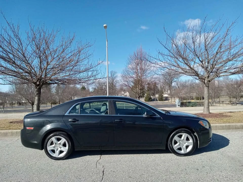 2011 Chevrolet Malibu - Image 15 of 17
