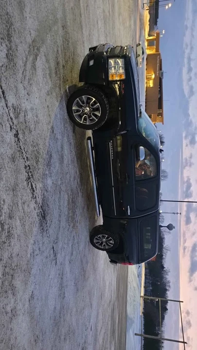 2011 Chevrolet Silverado 2nd Gen - Image 2 of 3