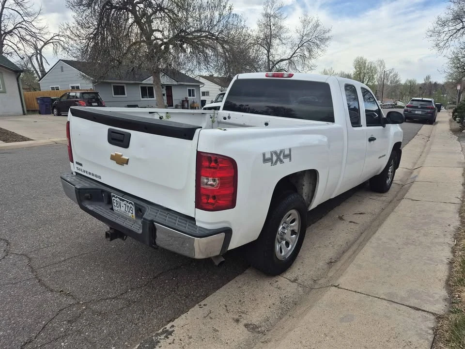 2011 Chevrolet Silverado 2nd Gen - Image 2 of 2