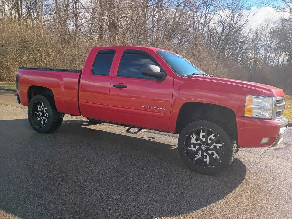 2011 Chevrolet Silverado 2nd Gen - Image 2 of 14
