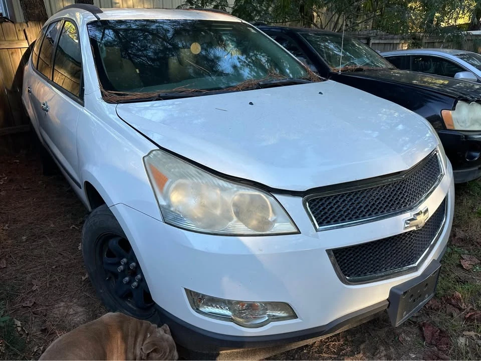2011 Chevrolet Traverse - Image 2 of 3