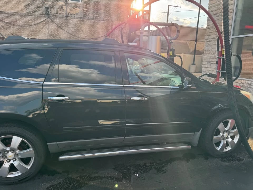 2011 Chevrolet Traverse - Image 12 of 14