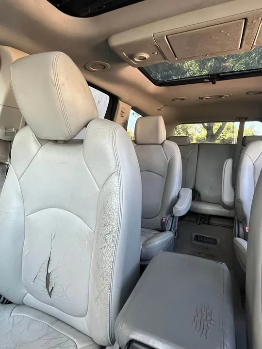 2011 Chevrolet Traverse - Image 7 of 8